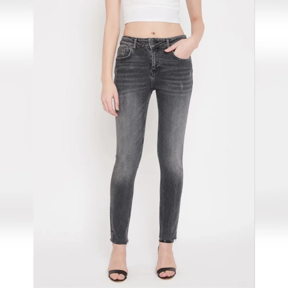 Madame Skinny Low Rise Jeans - Picture 3 of 7